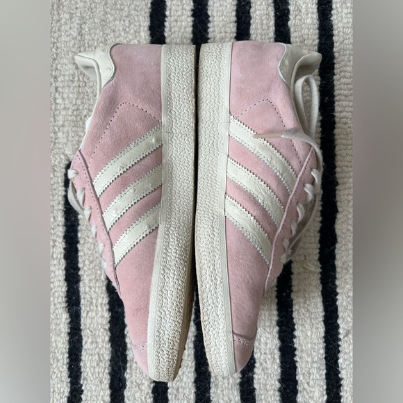 ADIDAS GAZELLES SIZE 6.5 LIKE NEW - Picture 3 of 7